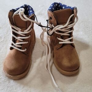 NWOT Girls Brown Navy Blue Polka Dot Work Boots Size 6M US